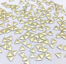 Load image into Gallery viewer, Gold Triangle Shaped Hotfix Nailhead 6x6mm 100pc. www.ArtBeeCrafts.com
