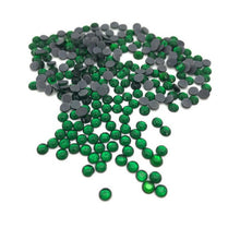 Load image into Gallery viewer, Emerald Hotfix Rhinestones SS12 https://www.artbeecrafts.com/products/emerald-glass-hotfix-rhinestones-ss16 Hotfix Rhinestones are one of the easiest ways to add sparkle to your apparel designs, purses, cell phones, belts, dolls, scrapbooks, nail art, tumblers and much more! Stones are heat set and already have glue on the back. Easy to apply with hot fix applicator or a household iron.
