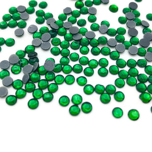 Emerald Hotfix Rhinestones SS12 https://www.artbeecrafts.com/products/emerald-glass-hotfix-rhinestones-ss16 Hotfix Rhinestones are one of the easiest ways to add sparkle to your apparel designs, purses, cell phones, belts, dolls, scrapbooks, nail art, tumblers and much more! Stones are heat set and already have glue on the back. Easy to apply with hot fix applicator or a household iron.